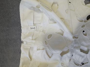pull n bear srbija: H&M suknja do ispod kolena u boji slonovače (off‑white), model sa — 3