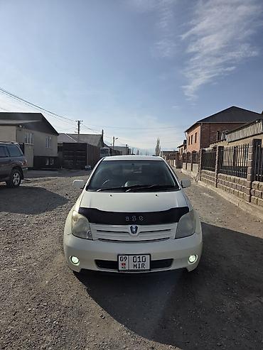 хетчбек: Toyota Ist: 2004 г., Автомат, Бензин, Хэтчбэк — 2