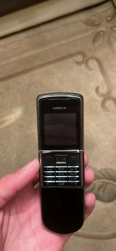 Nokia: Nokia 8000 4G, 8 GB, rəng - Qara, Düyməli
