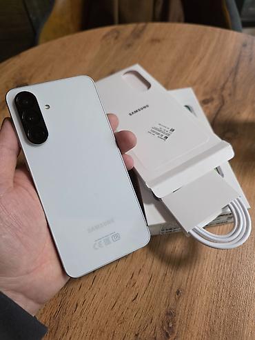 Samsung: Samsung Galaxy A56 5G, Б/у, 256 ГБ, цвет - Белый, 2 SIM, eSIM — 1