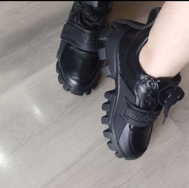 женские замшевые кроссовки в Азербайджан | Туфли: КРОССОВКИ 36 РАЗМЕР, новые женские на скидке 14 ман