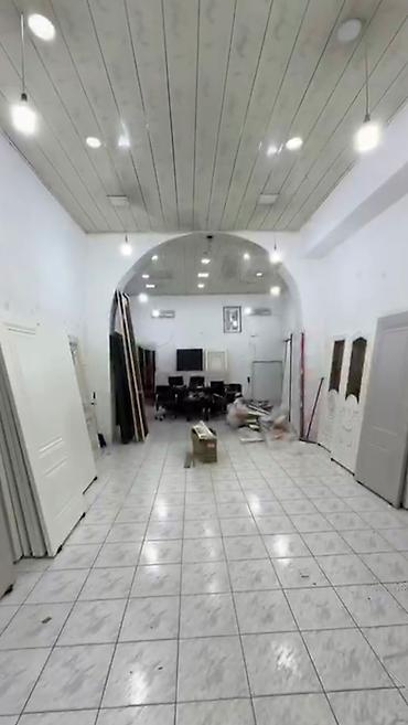 8 mkr: Sumqayit şeheri, 5-ci mkr, N.Nerimanov küçəsi Yol kənarında, hərəkətli — 3
