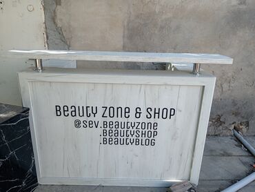 стеклянные перегородки в ванную комнату: Məhsul: Salon resepsiyon stolu - Dizayn: Açıqlıq effekti verən açıq