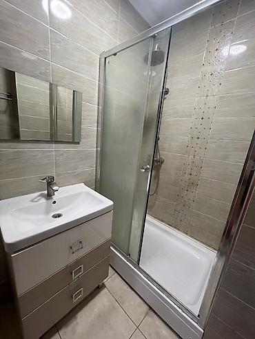 квартира 2 к: Продаётся полноценная 2-х комнатная квартира 80м². Душ и туалет — 6