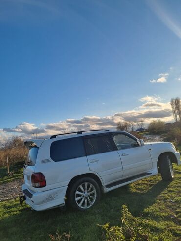 Toyota: Toyota Land Cruiser (100 seriyası) – ağ rəngdə, tam ölçülü 7 yerlik — 5