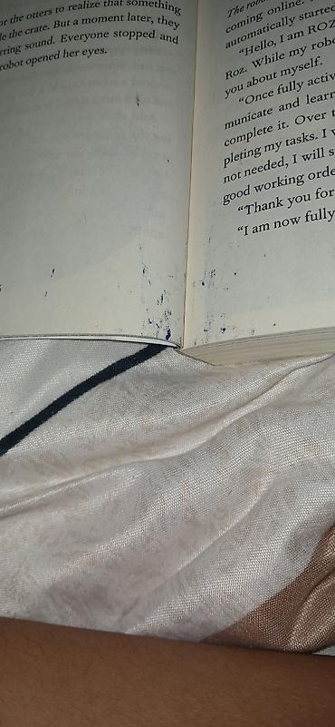Стоимость книги 700 сом, можно торг на одной странице есть чернила at lalafo.kg Стоимость книги 700 сом, можно торг на одной странице есть чернила