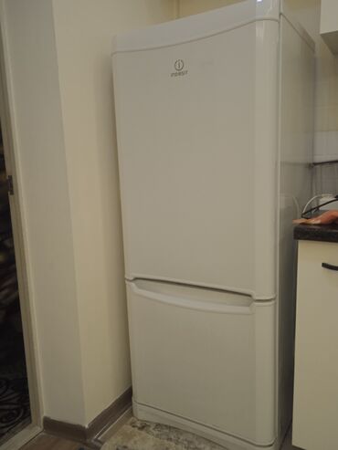электро пылесос: Холодильник Indesit, Б/у, Side-By-Side (двухдверный)