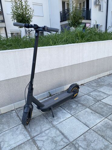 Električni trotineti i skejtbordovi: Segway ninebot G30 MAX TOPPP PONUDAAA Trotinet u ekstra stanju presao