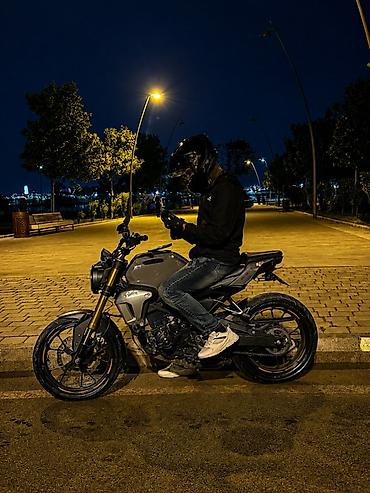 Motonəqliyyat: Naked/neo-retro üslublu şəhər motosikleti - Rəng: boz (mat effektli — 2