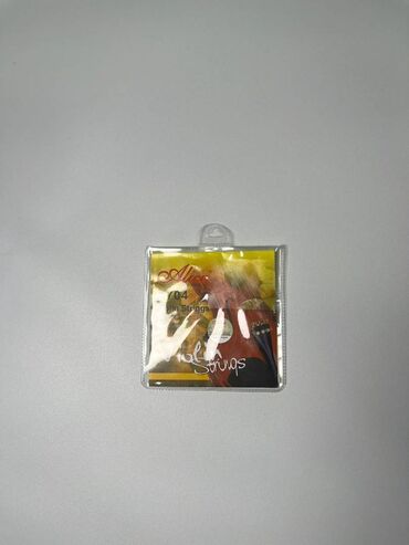 Digər ləvazimatlar: Musiqi alətləri üçün ləvazimatlar Simlərgitara simikabel,udarnik — 9