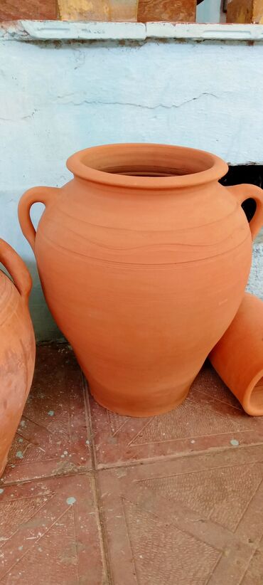 ваза индия: Saxsı küp, dibçək, hündürlüyü 42 sm böyük qabdır
tutumu 15 litr
