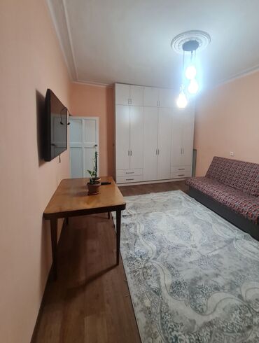 квартыры в бишкеке: 2 комнаты, 45 м², Сталинка, 2 этаж, Косметический ремонт