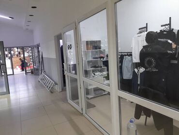 аренда бутика в караване бишкек: В торговом центре, 26 м²