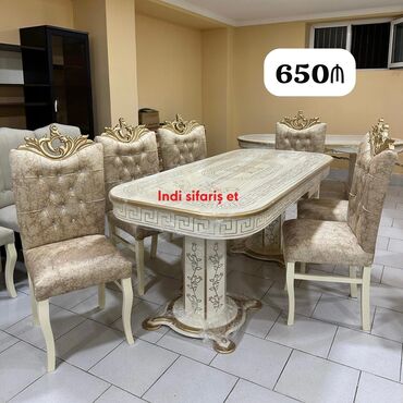 qonaq otağı üçün oboylar 2020: Masa stol stul oturacaq