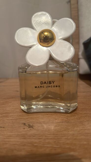 oriflame az qeydiyyat: Marc Jajobs daisy original 100 ml di 260 aznə alınıb az istifadə