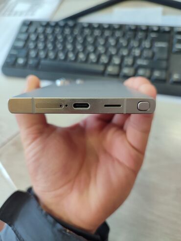 телефон флай ds124: Samsung Galaxy S24 Ultra, Б/у, 256 ГБ, цвет - Серебристый, 1 SIM, eSIM