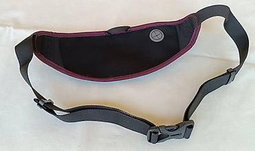 ar max: Torbica pederuša Deuter Neo Belt 1. Dve pregrade. Manjih je dimenzija — 4