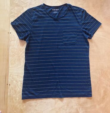 Koftalar, sviterlər: Təcili Satılır…Endirim Var… Kişi köynəkləri satılır.Ölçüsü — 3