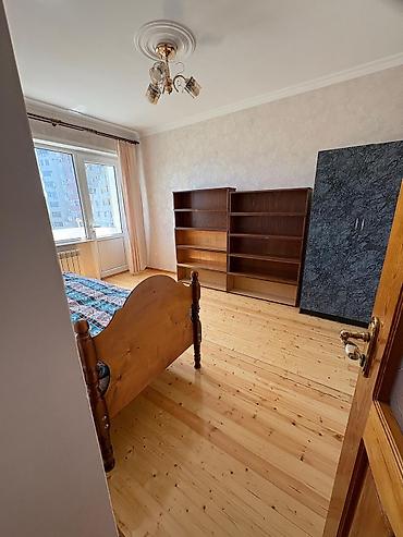 8 mikrorayon: Kiraye ev_tibb unversetine yaxin 9/7 mertebesinde 4 otaqli ev 900 azn — 10