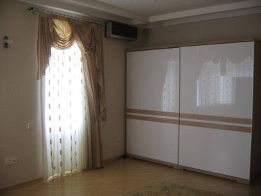 Uzunmüddətli kirayə mənzillər: 28may 8 noyabr metrosunun çıxışında Tibb universitetinə yaxın 17 — 5