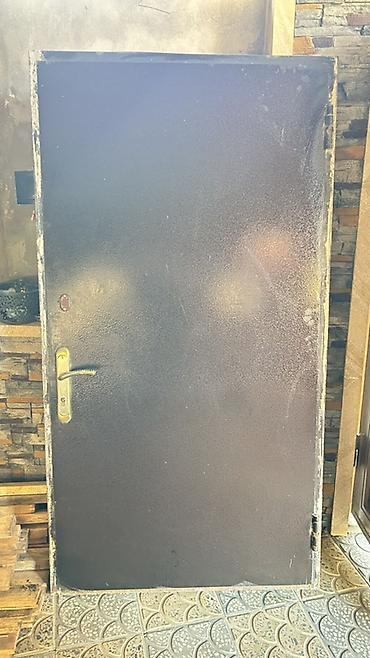 Metall giriş qapısı - Material: qalın metaldan, teksturalı toz boya