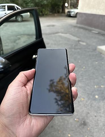 one plus 13: OnePlus 12, Б/у, 512 ГБ, цвет - Белый, 2 SIM — 2