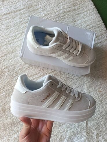Patike: Adidas, Veličina - 36 — 9
