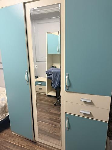 gips blok: Uşaq/yeniyetmə otağı üçün 3 qapılı geyim dolabı - Rəng: açıq krem və — 1