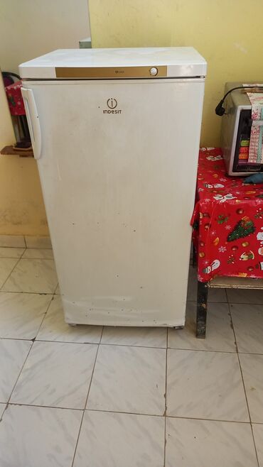 Холодильники: Б/у 1 дверь Indesit Холодильник Продажа, цвет - Белый, Встраиваемый