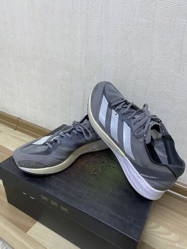 день и ночь: Мужские кроссовки, 44, Adidas, Б/у, цвет - Серый, Самовывоз