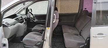 Toyota: Toyota Noah: 2004 г., 2 л, Автомат, Бензин, Минивэн — 9