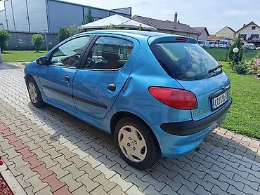 putnički kombi 8 1: Peugeot 206, plava boja, 5 vrata, benzinac. Kompaktan gradski — 7
