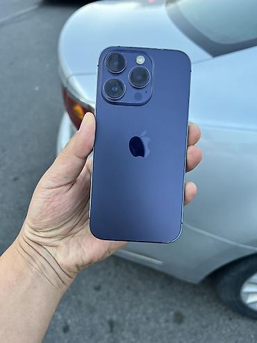 iphone 22: IPhone 14 Pro, Б/у, 256 ГБ, Deep Purple, Чехол, 100 % — 2