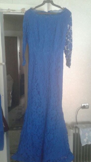 платье с вырезом: Вечернее платье, Длинная модель, С рукавами, Шлейф, M (EU 38)