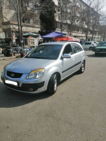 qaz 69 satilir: Kia Rio: 1.5 l | 2008 il Hetçbek