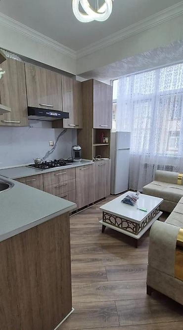 Mənzillər: Inşaatcilar metrosunun duz cixişinda 1 otaqli ev kiraye verilir — 2