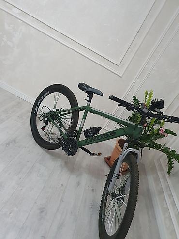 KROSS dağ velosipedi - Çərçivə: yüngül alaşımlı, “CROSS” loqolu
