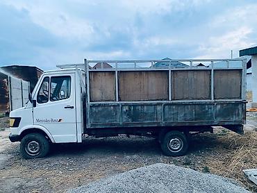 Грузовик, Mercedes-Benz, Стандарт, 4 т, Б/у at lalafo.kg Грузовик, Mercedes-Benz, Стандарт, 4 т, Б/у