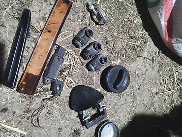 Панели, обшивки: Запчасть на Мерседес 211 Фара простой правая сторона Болоки,рамки — 25