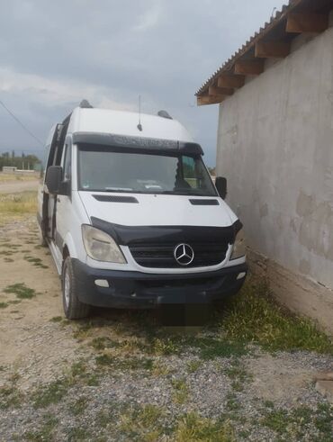 домик на колесо: Легкий грузовик, Mercedes-Benz
