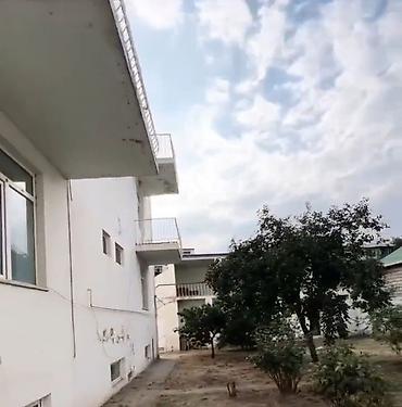 tap az razinde bina evleri: Salam. Ev dəmiryol vağzalına yaxın, 20 saylı məktəbin qarşısında 1ci — 4