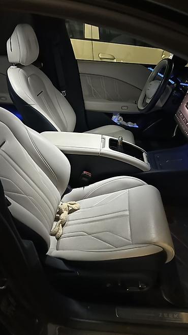 Geely: Zeekr 007: 0.1 - engine capacity л | 2024 г. Фастбек — 3