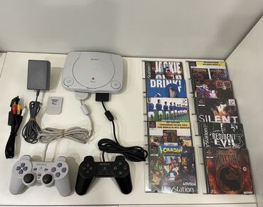 Playstation One İdeal vəziyyətdə. Üstündə 10 ədəd yeni yazma disk, 2