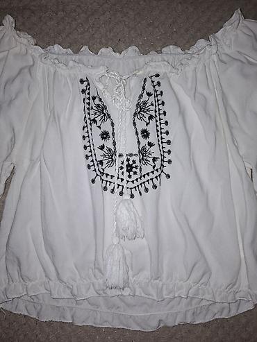 Женская одежда: Ağ rəngli boho stili qadın bluzası - Model: Çiyindən sallanan — 3