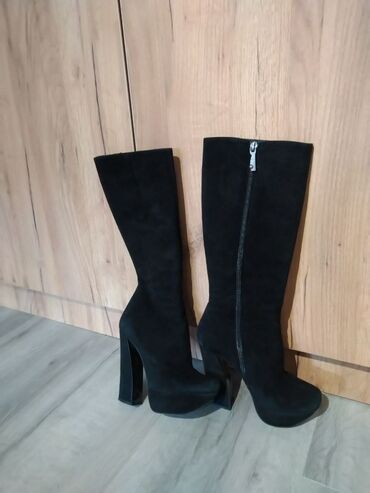 Сапоги: Сапоги деми, натуральная замша. Marco Pini оригинал. Размер 37. Высота at lalafo.kg — 6 Сапоги: Сапоги деми, натуральная замша. Marco Pini оригинал. Размер 37. Высота — 6