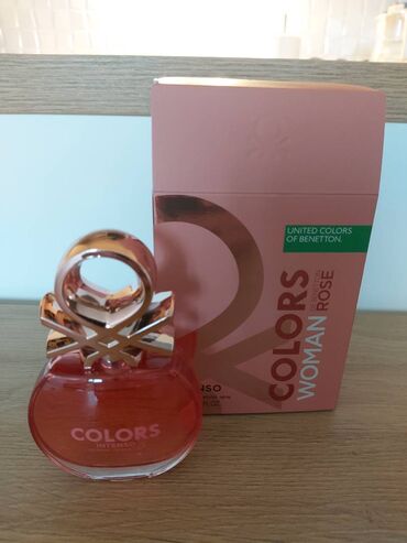 zenski kaputi plovni i: Prodajem ženski Benetton intenso rose de parfum natural sprey 50ml
