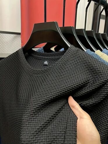 Футболки: Мужская футболка, XL (EU 42), Новый, цвет - Черный, Бесплатная доставка