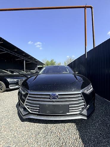 BYD: BYD E9: 2021 г., Седан — 1