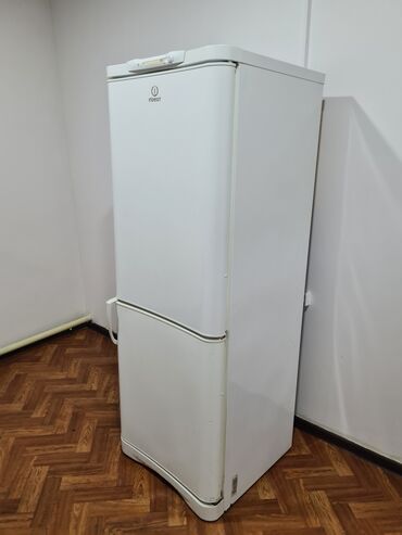 холодильника двухкамерного: Холодильник Indesit, Б/у, Двухкамерный