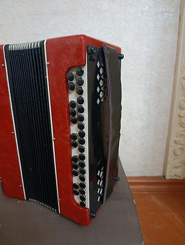 akardion: Qarmon (akkordeon), düyməli-bas və klavişli tərəfli İşlənməmiş — 3